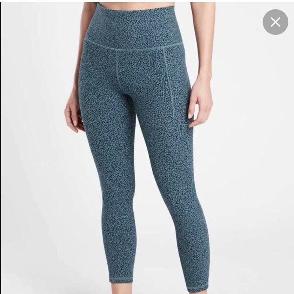 Athleta Salutation Stash II Textured Tight Size MP